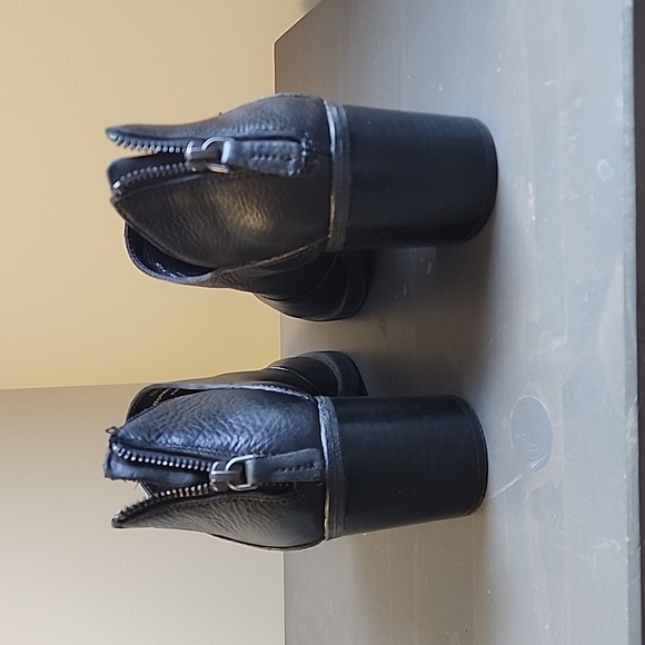 Johnston & Murphy Ankle Boots - Picture 4 of 9